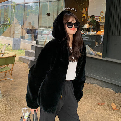 Faux Fur Jacket Short Women Thick Winter Plush Coat Hooded Casual Loose Warm Ladies Outerwear Luxury Blended Fur Jackets Parkas