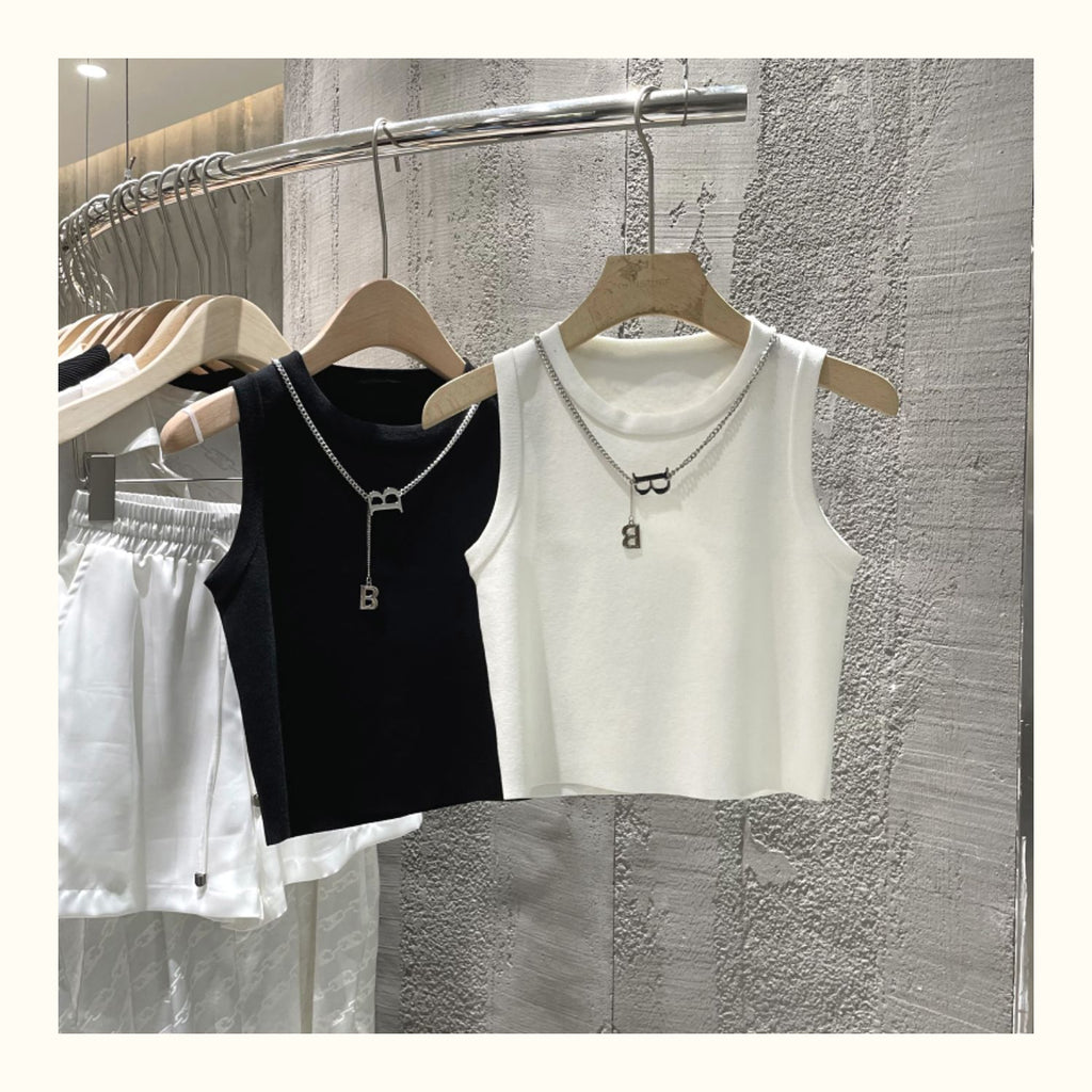 2022 New Summer round Neck Chain Black White Knitted Vest Women Slim fit Sleeveless Bottoming T-shirt Short Top ladies Fashion