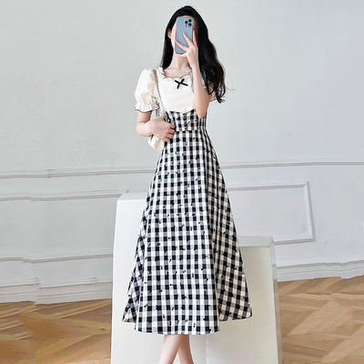 2022 Summer new dress women's dress with slim waist stitched Plaid bubble sleeve dress long skirt